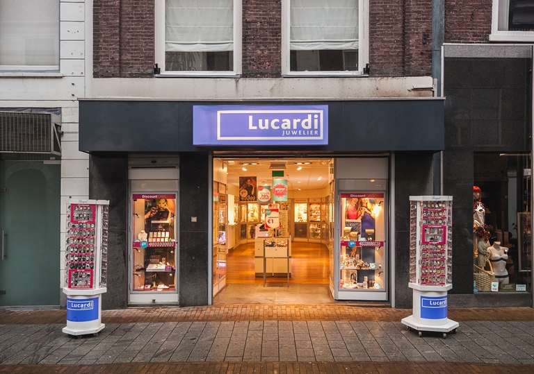 Vacature: Winkelmedewerker weekendhulp 15 uur Lucardi Gorinchem 