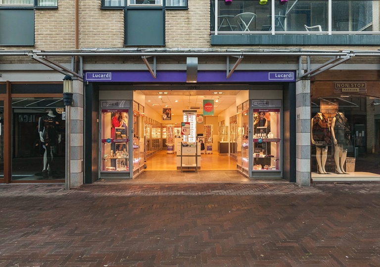 Vacature: Winkelmedewerker Houten | Lucardi